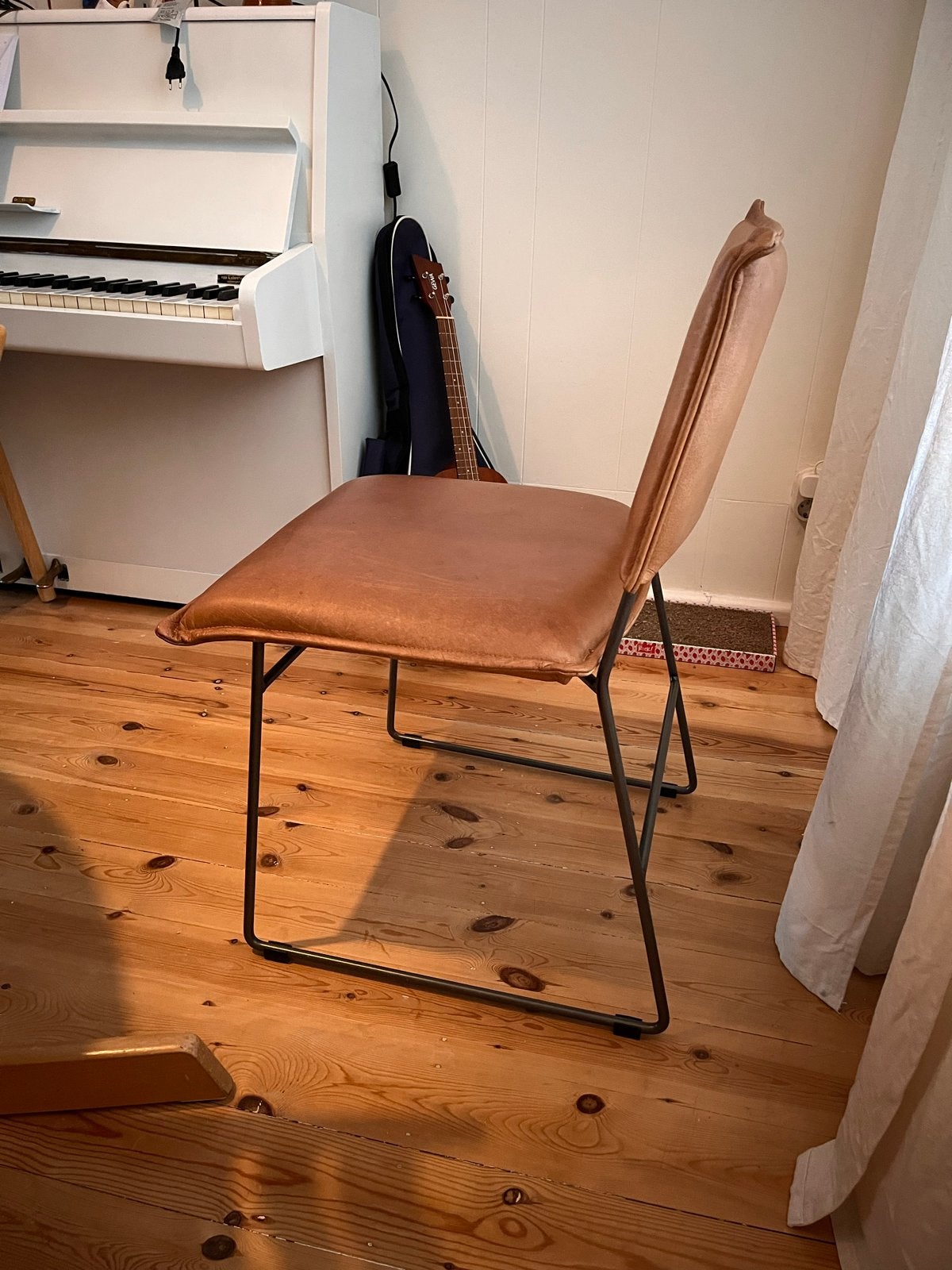 2 stoelen - bruin leer en metaal, Ophalen, Gebruikt, Twee, Bruin