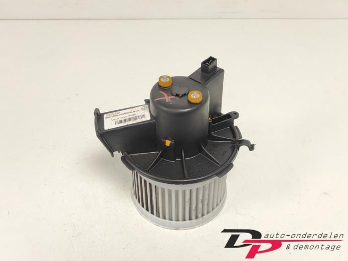 Kachel Ventilatiemotor van een Fiat 500