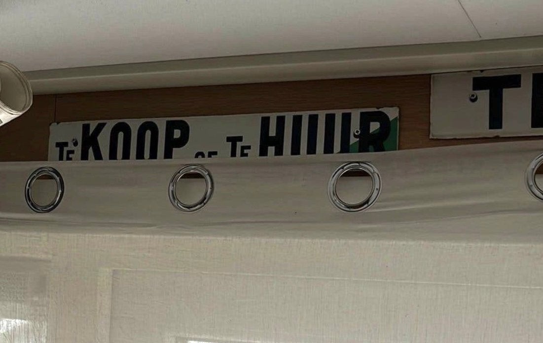 2 oude emaille bordjes “te huur & te koop of te huur, Ophalen of Verzenden, Zo goed als nieuw, Reclamebord