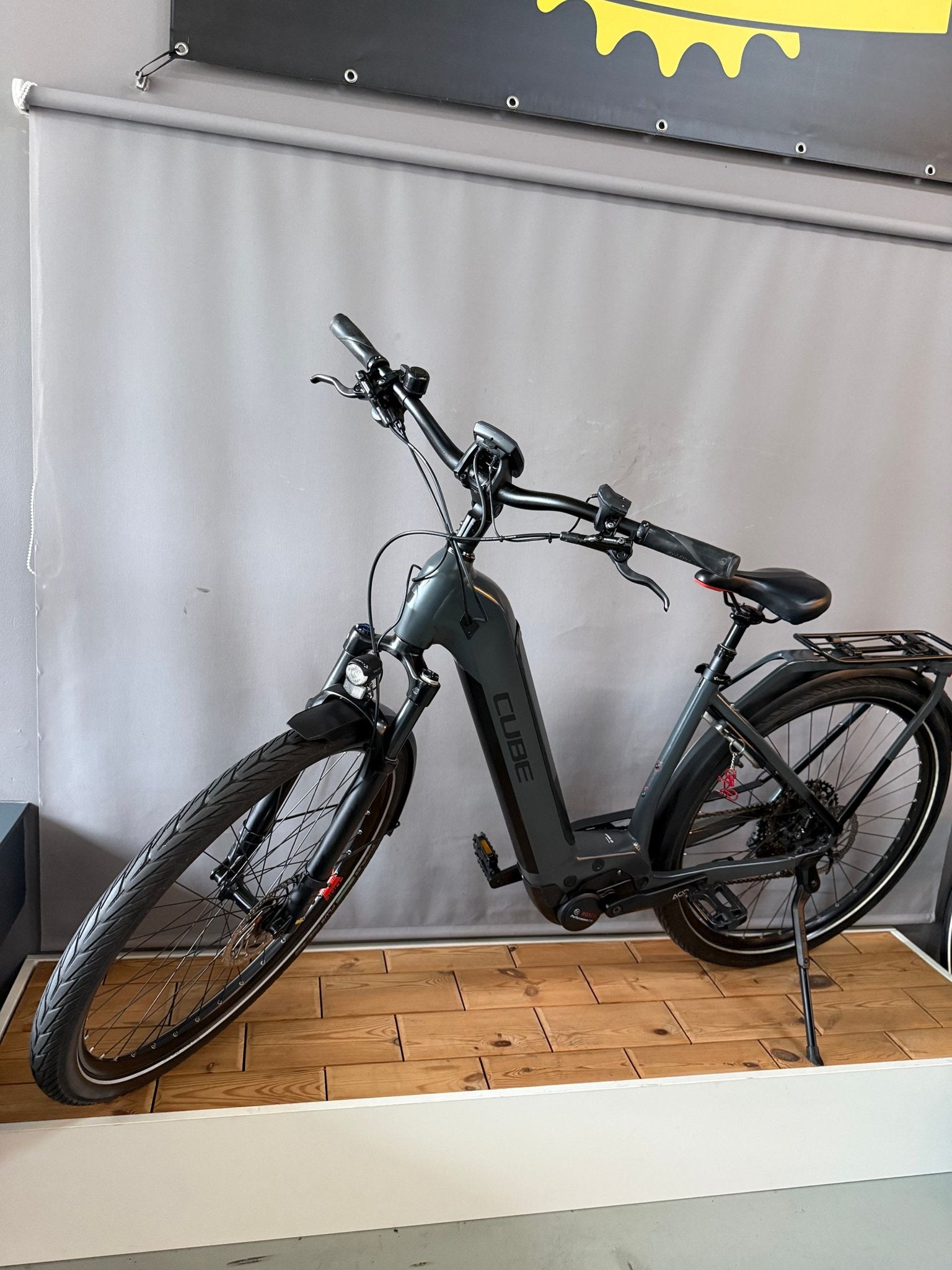 Elektrische fiets CUBE TOURING ECX BOSCH PERFORMANCE, -, -, Zo goed als nieuw, 47 tot 51 cm
