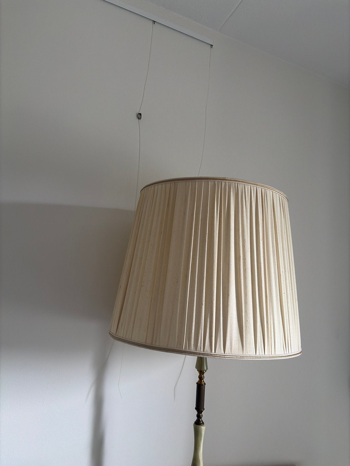 Elegante staande lamp met plissé kap, Ophalen, Gebruikt, E27 (groot), 150 tot 200 cm