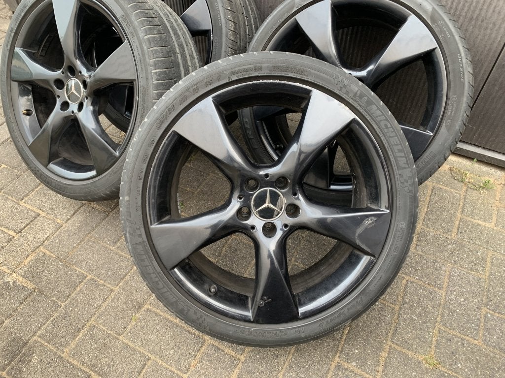 19 inch Originele Mercedes-Benz CLS W218 velgen met banden!, Niet ingevuld, Banden en Velgen, Niet ingevuld, Niet ingevuld