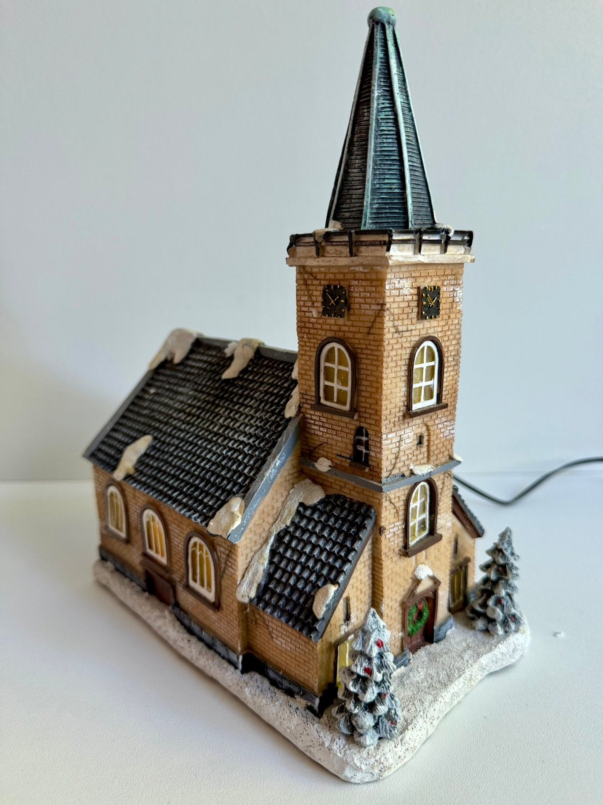 Typisch Hollands Dorpskerk met verlichting, Diversen, Kerst, Verzenden