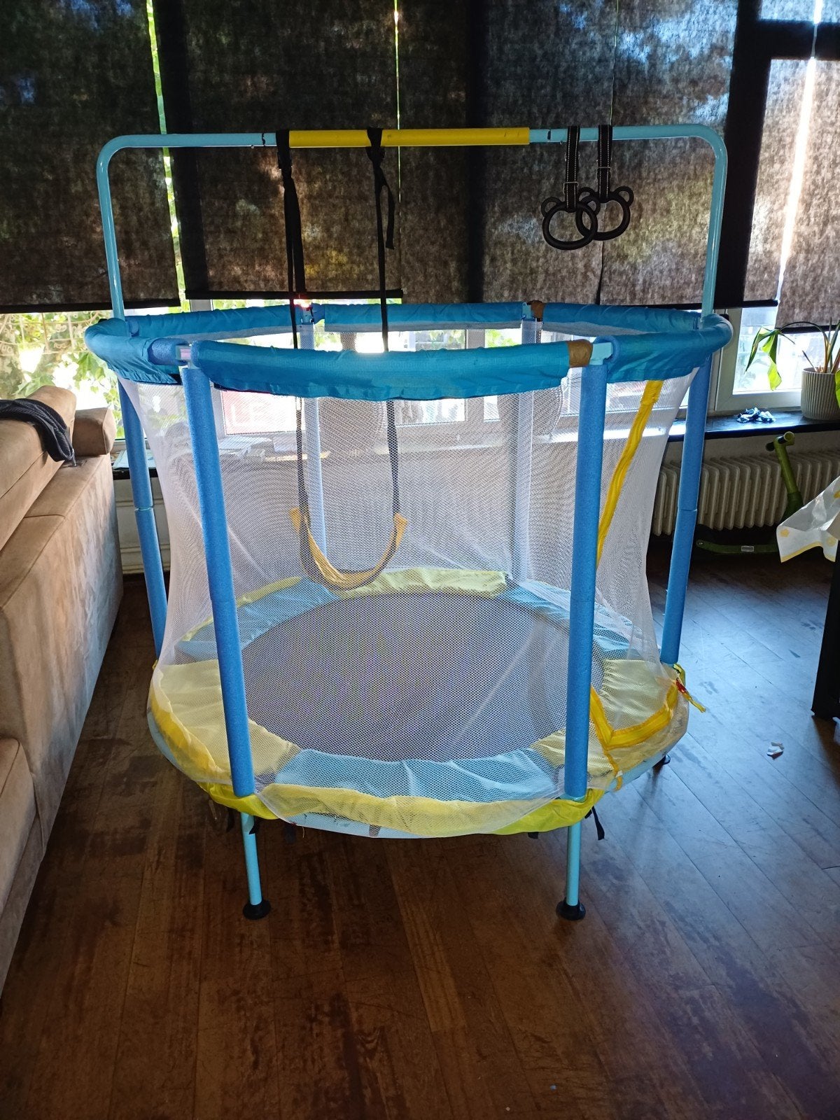 Kinder Indoor Trampoline met Schommel en Ringen, Ophalen, Zo goed als nieuw