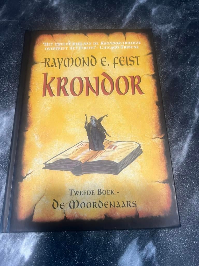 Raymond E. Feist - 2 De moordenaars hardcover, Ophalen of Verzenden, Zo goed als nieuw, Raymond E. Feist