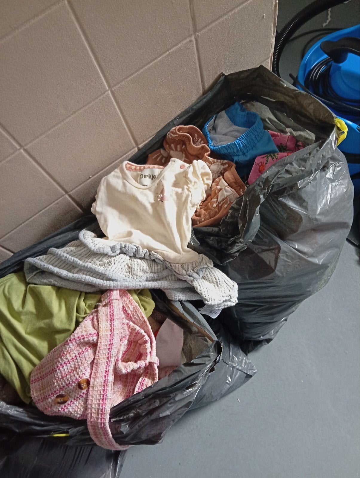 gratis kleding dames xl baby meisje 62 en jongen 122, Kinderen en Baby's, Babykleding | Baby-kledingpakketten, Ophalen of Verzenden