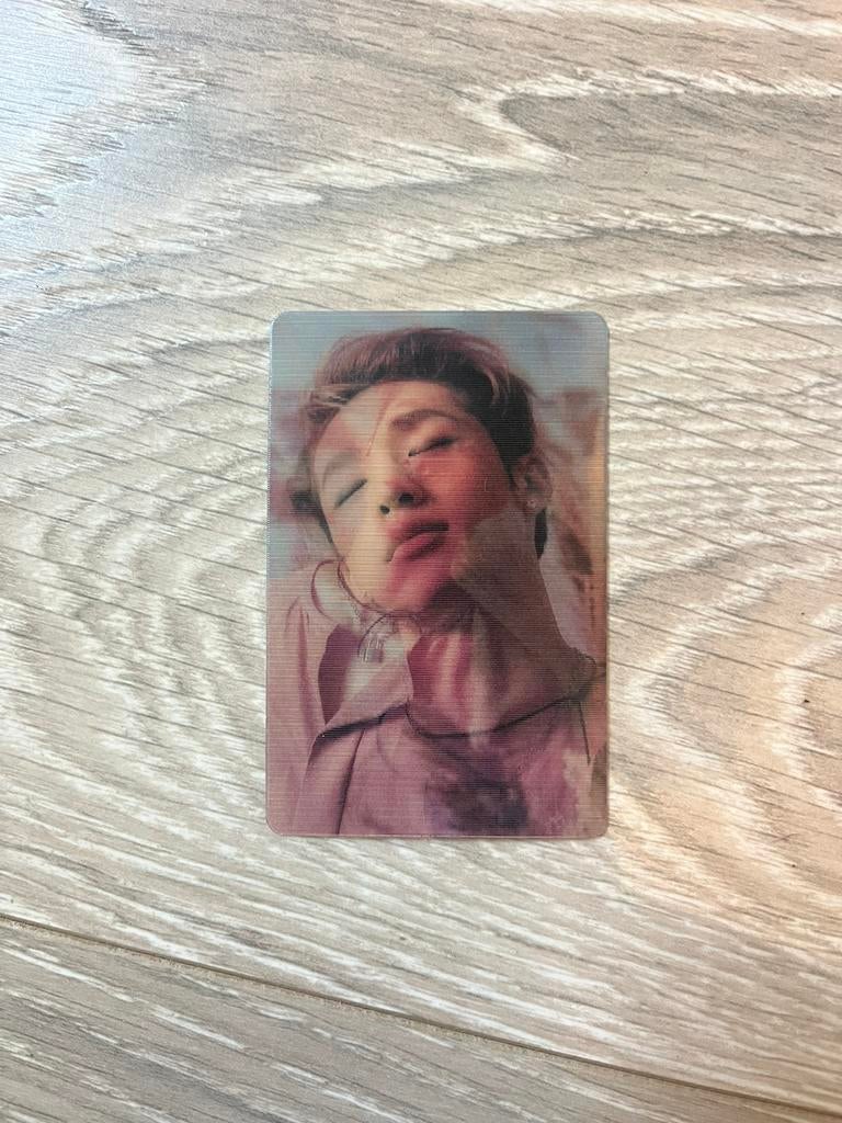 Bang Chan Lenticular, Verzenden