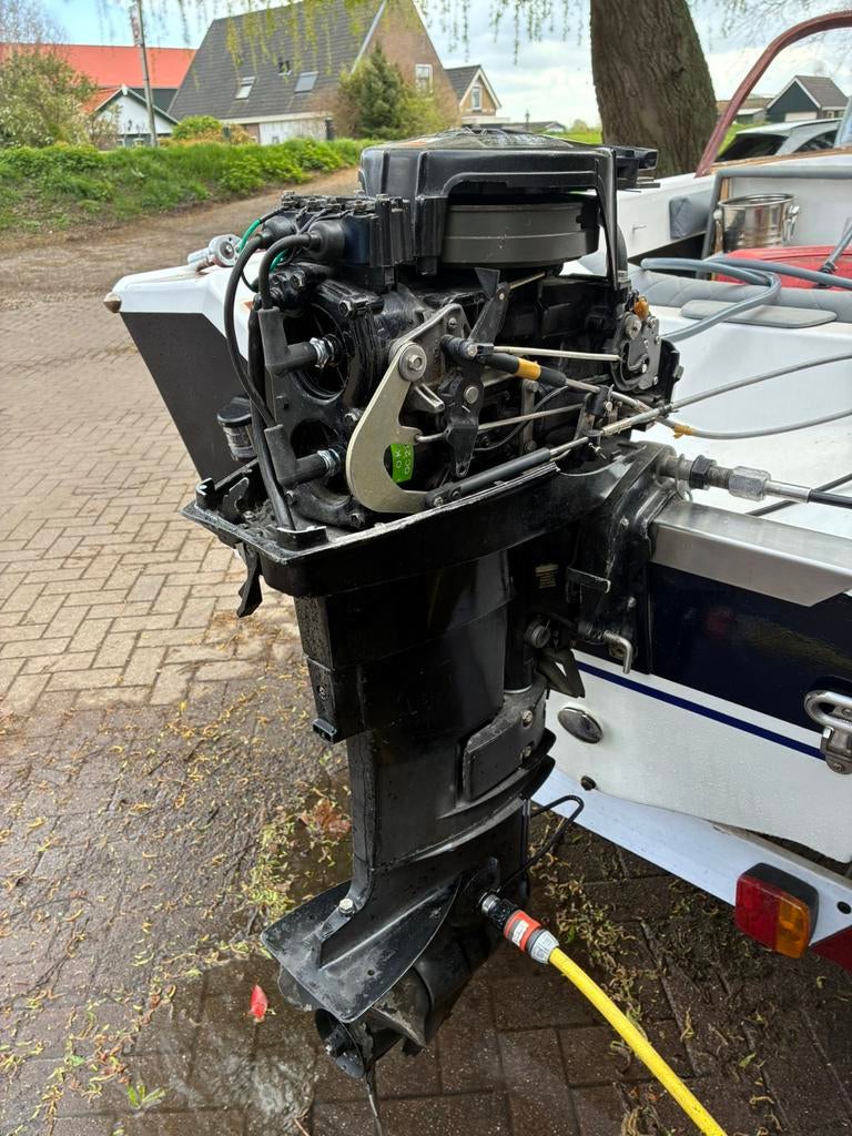 Buitenboordmotor 25pk mercury 2 takt + afstandsbediening, Watersport en Boten, Bootonderdelen, Ophalen, Zo goed als nieuw, Motor en Techniek