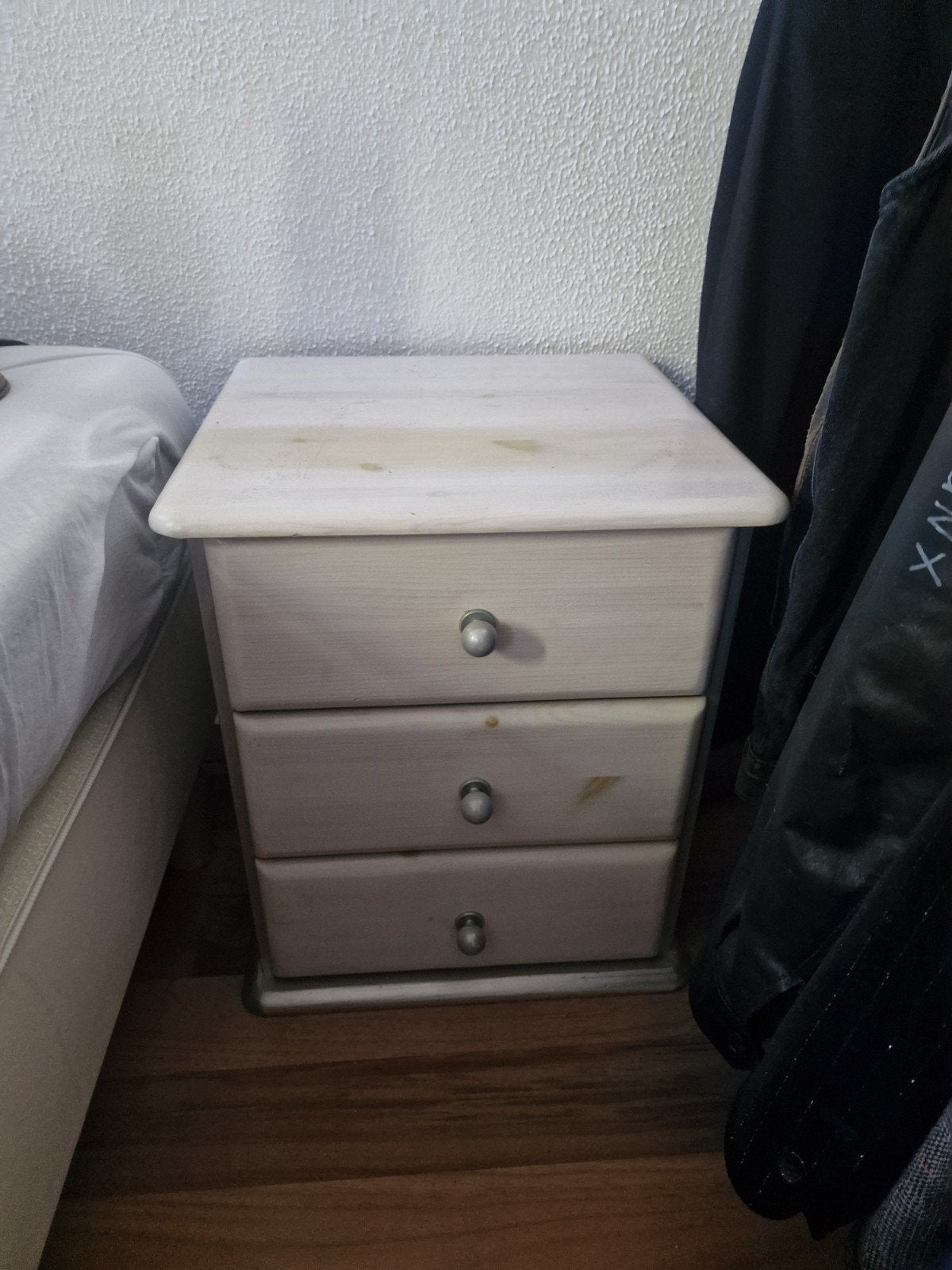Nachtkastjes gratis, Huis en Inrichting, Slaapkamer | Nachtkastjes, Ophalen, Gebruikt, 55 tot 70 cm, 45 tot 65 cm