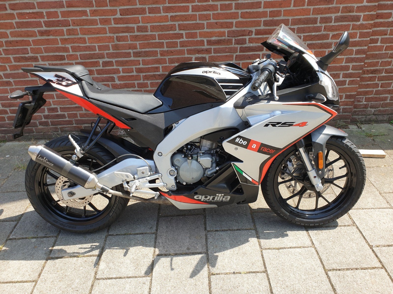 Aprilia RS4 50 Marco Melandri SBK 33 replica - Topstaat!, 6 versnellingen, Zo goed als nieuw, 50 cc, Ophalen