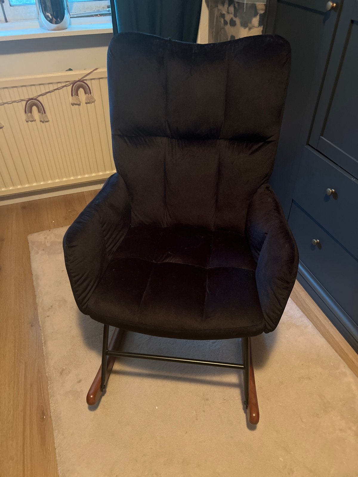 Zo goed als nieuwe schommelstoel voor babykamer, Huis en Inrichting, Stoelen, Ophalen, Zwart, Zo goed als nieuw, Eén