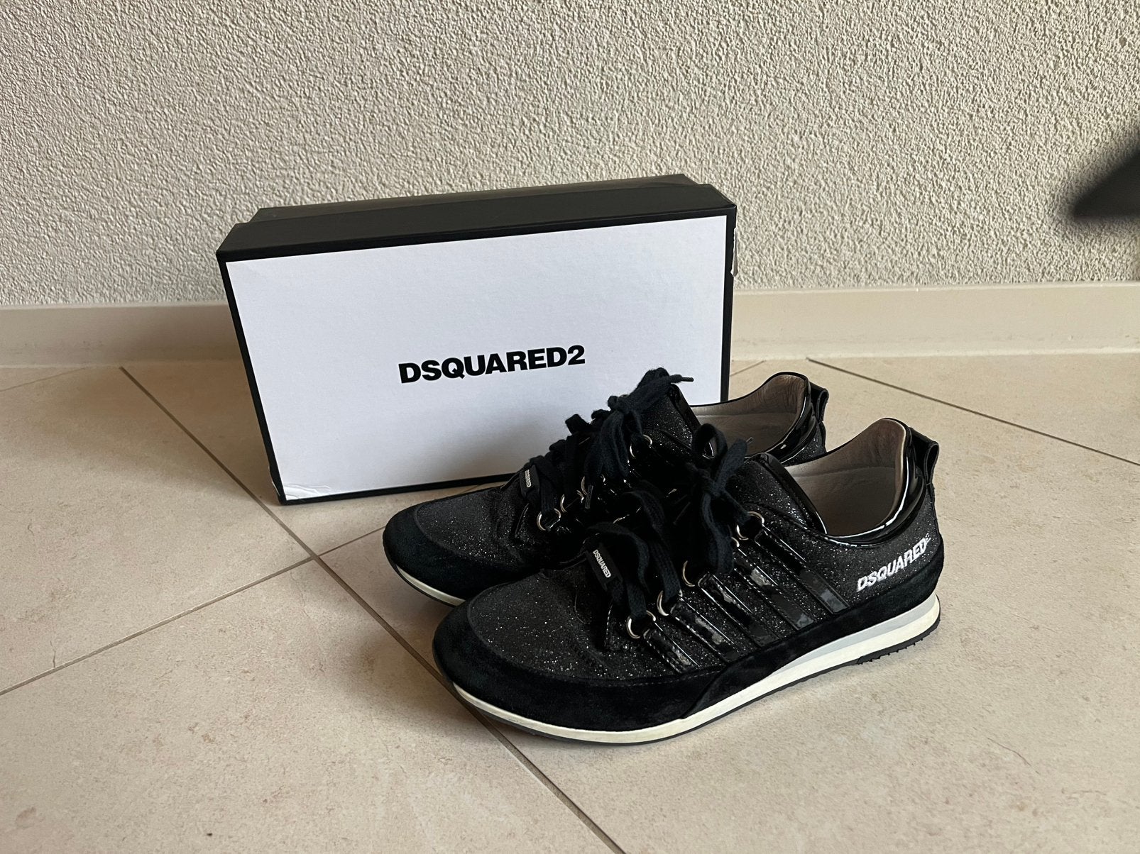 Dsquared2 sneakers zwart lak leer met glitter 38, Zwart, Ophalen of Verzenden, Sneakers of Gympen, Zo goed als nieuw