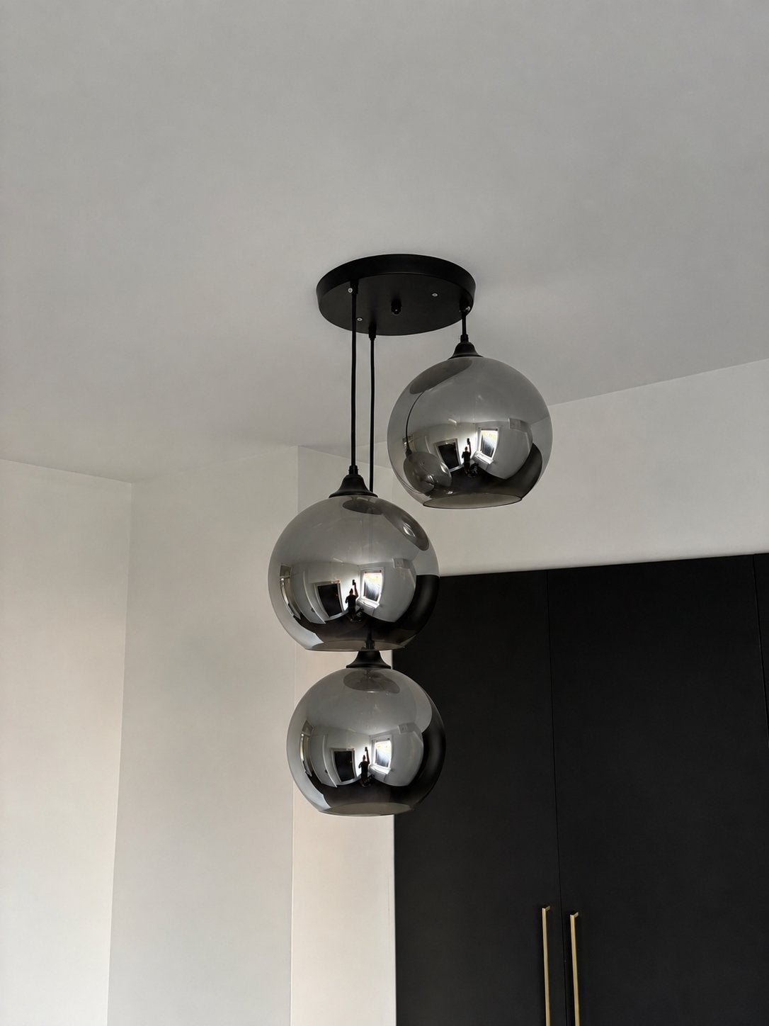 In hoogte verstelbare hanglamp met 3 rookglazen bollen, Ophalen, Zo goed als nieuw, Glas, E27 (groot)