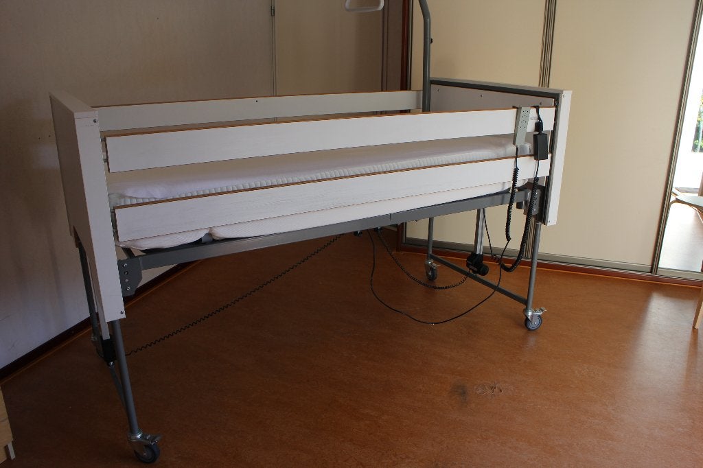 Zorgbed - Verpleegbed 90x200 cm met matras, papegaai, Ophalen, Zo goed als nieuw