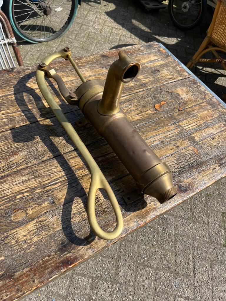 Antiek messing pomp ter decoratie, Antiek en Kunst, Ophalen of Verzenden, Koper
