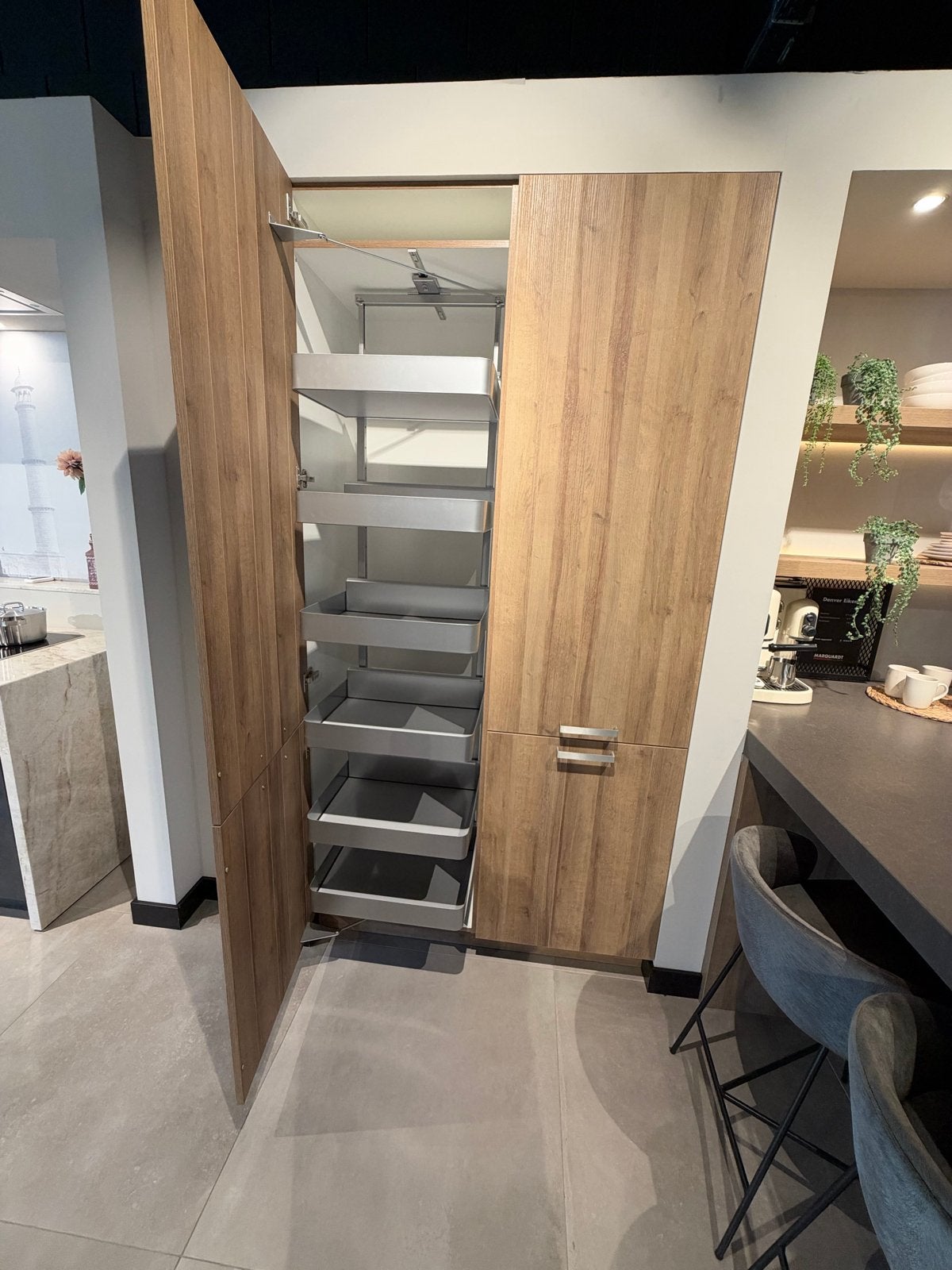Moderne keuken met eiland en houtlook fronten, Bruin, Overige typen, Ophalen of Verzenden, Zo goed als nieuw