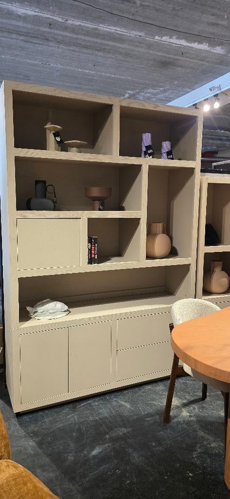 Opbergkast / Vakkenkast – Taupe - 150 cm B SHOWMODEL !, Huis en Inrichting, Kasten | Wandmeubels, Met deur(en), 200 cm of meer