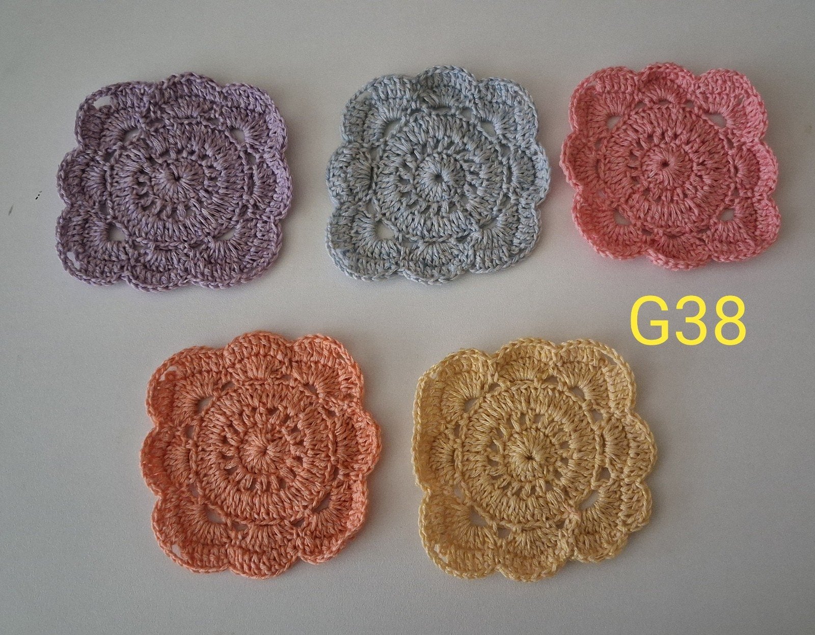 G38. 10 gehaakte onderzetters verschillende kleuren, Hobby en Vrije tijd, Ophalen of Verzenden, Nieuw, Haken, Overige typen