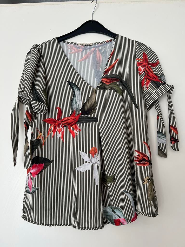 Nieuw New Collection Top Maat M - Gestreepte Bloemenprint, Kleding | Dames, Tops, Nieuw, Maat 38/40 (M), Groen, Korte mouw, Ophalen of Verzenden