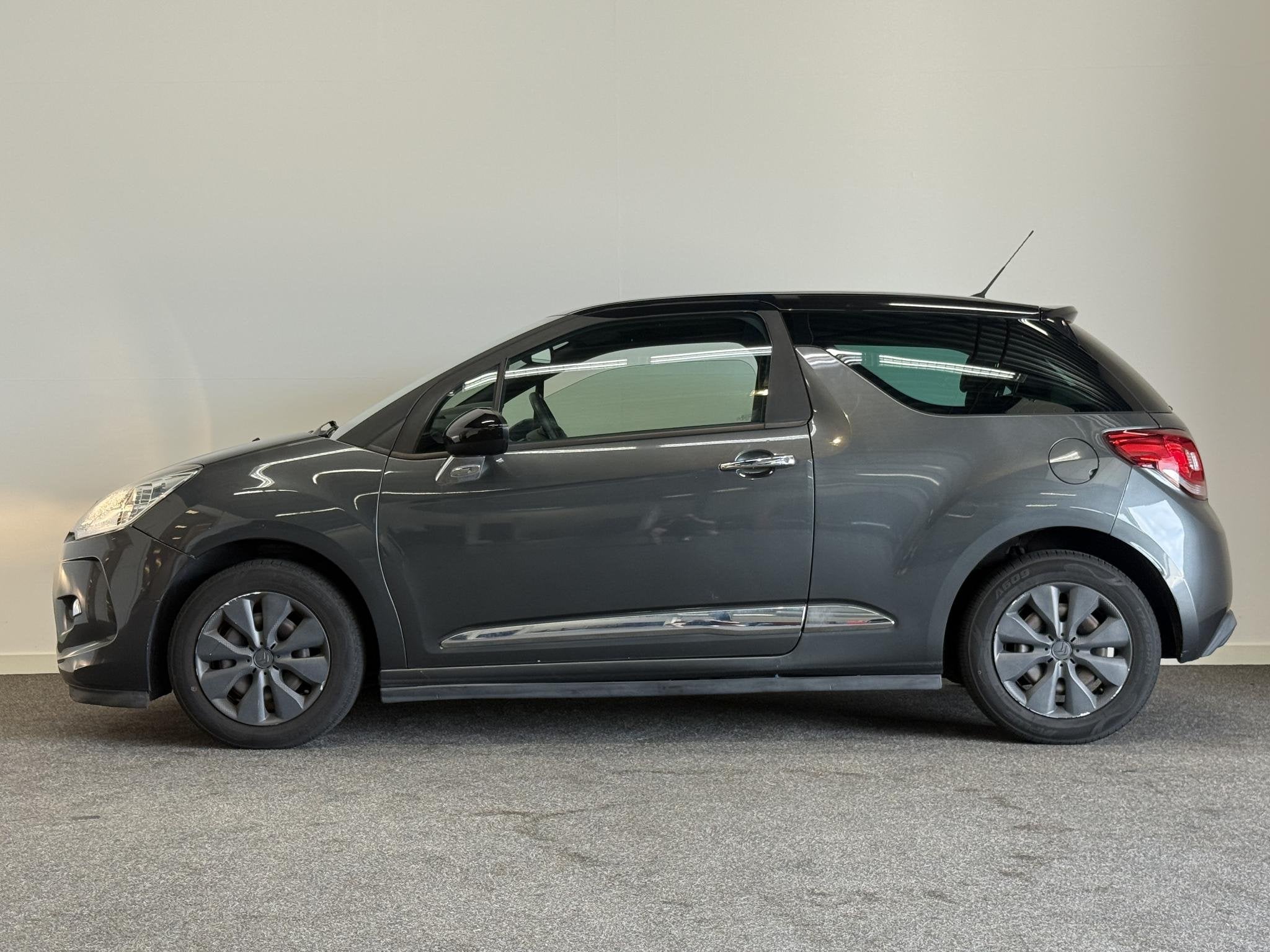 Citroen DS3 1.2 VTi Business Clima! Navi! Nieuwe apk!, Auto's, Voorwielaandrijving, Euro 5, Stof, Gebruikt