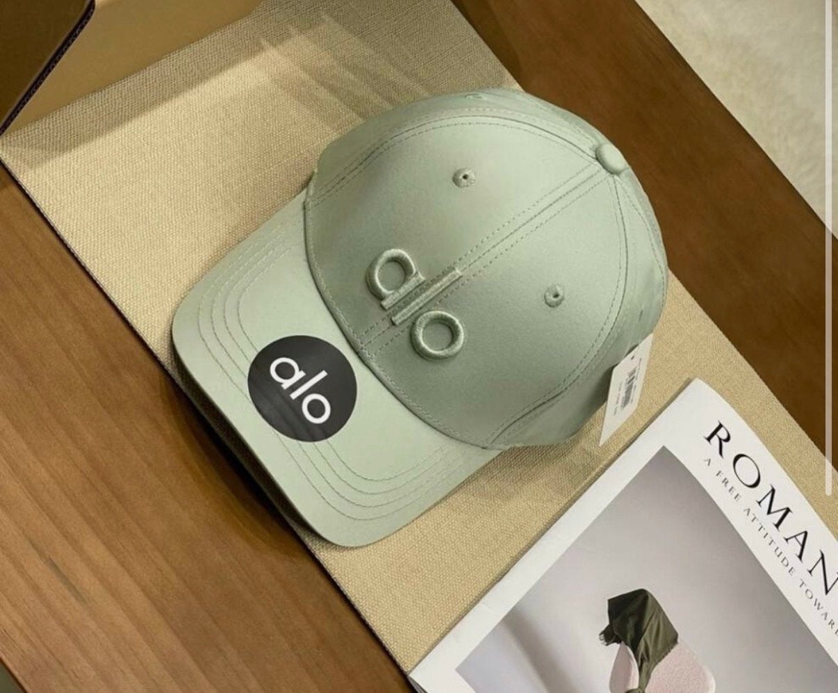 Alo Yoga Petjes in diverse kleuren - Stijlvol & Comfortabel, Kleding | Dames, Hoeden en Petten, Nieuw, Pet, One size fits all
