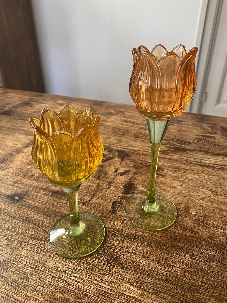 Set van 2 decoratieve tulpen kandelaars, oranje/geel glas, Antiek en Kunst, Curiosa en Brocante, Ophalen of Verzenden