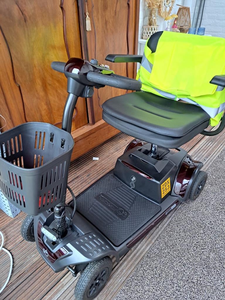 Scootmobiel Xena 4 opvouwbaar (september 2025 nieuw gekocht), Diversen, Overige merken, 10 km/u of minder, Ophalen of Verzenden