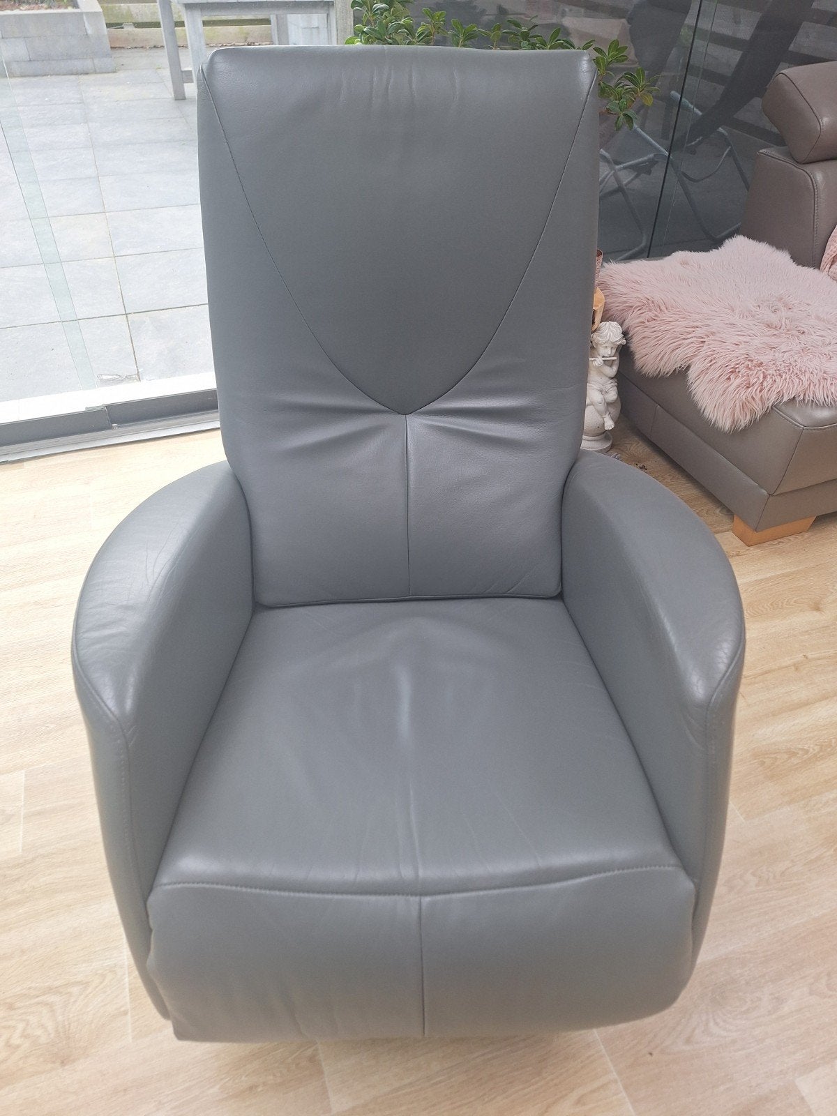 Grijze relax fauteuil, Ophalen