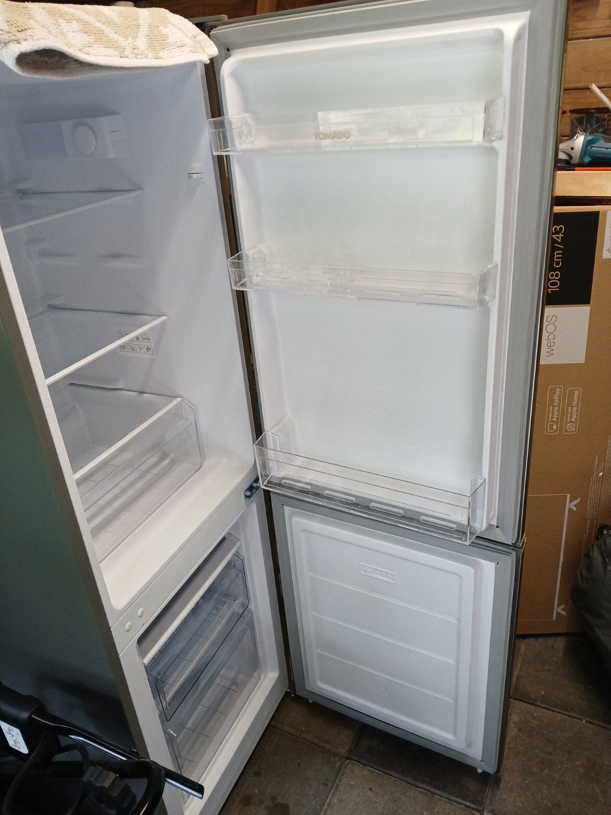 Tomado,comby,koel,diepvries,koopje 100.00 euro., Witgoed en Apparatuur, Koelkasten en IJskasten, Ophalen, 200 liter of meer, Zo goed als nieuw