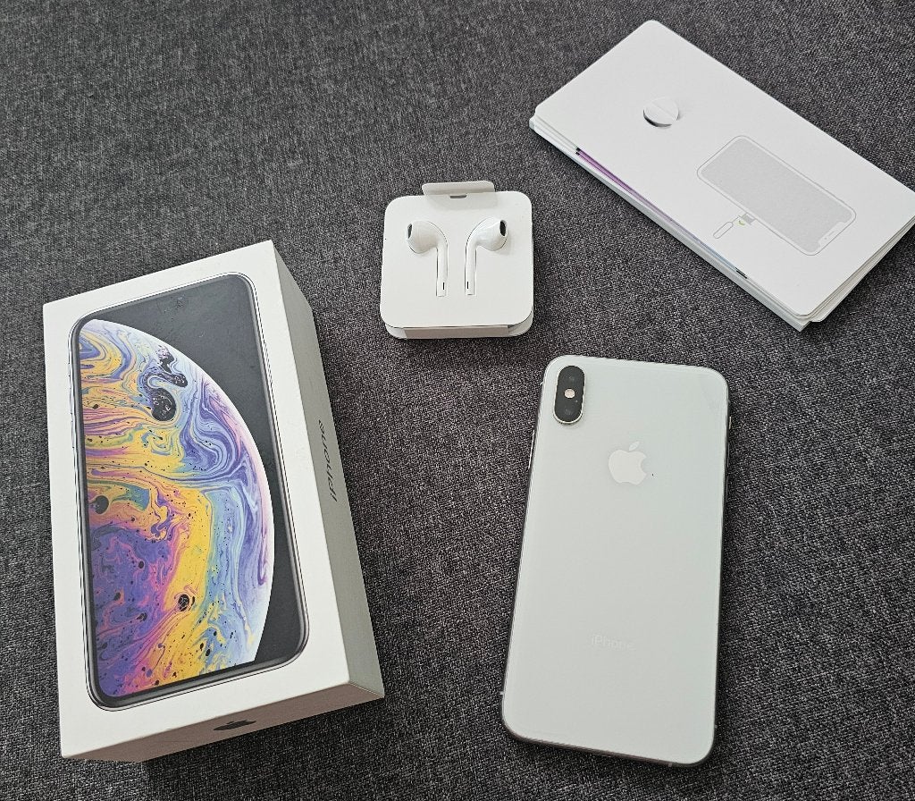 Apple iPhone XS like new + box + earphones, Telecommunicatie, Mobiele telefoons | Apple iPhone, Zwart, IPhone XS, Ophalen of Verzenden