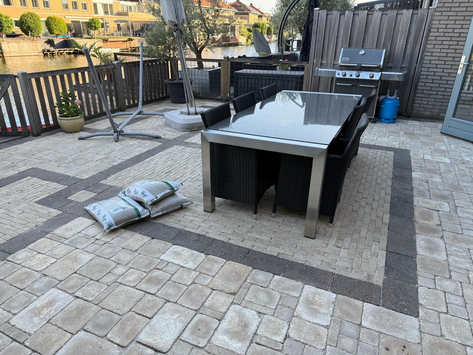 Gratis tuintegels wildverband (35-40 m2) - weer als nieuw!, Ophalen, Gebruikt, 10 m² of meer, Beton