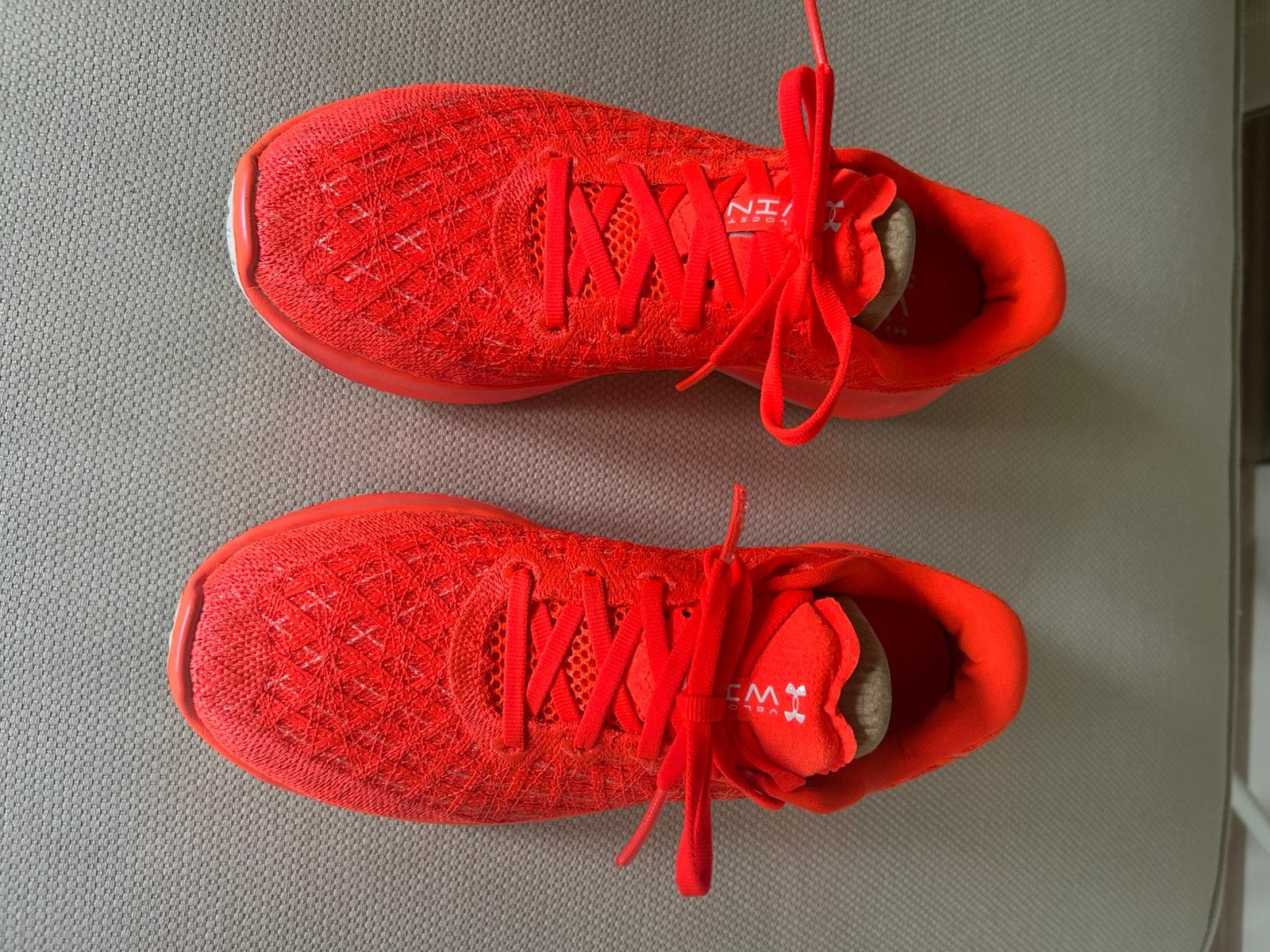 Under Amour oranje sneakers!, Schoenen, Ophalen of Verzenden, Zo goed als nieuw, Maat S