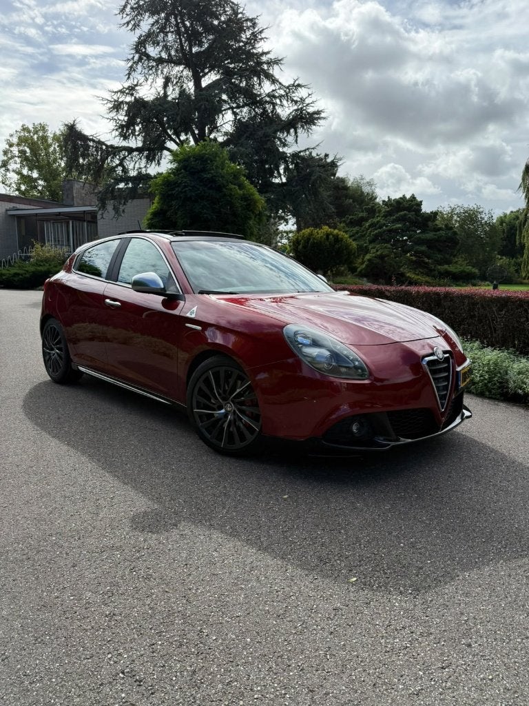 Alfa Romeo Giulietta 1.750 TBI QV 2012 Maranello Rosso, Auto's, Euro 5, 4 cilinders, Leder, Handgeschakeld