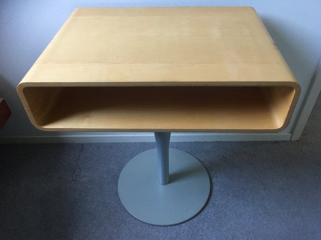 CASSINA ALIAS serie nachtkastje op voet, Ophalen, Minder dan 45 cm, Zo goed als nieuw, Minder dan 55 cm