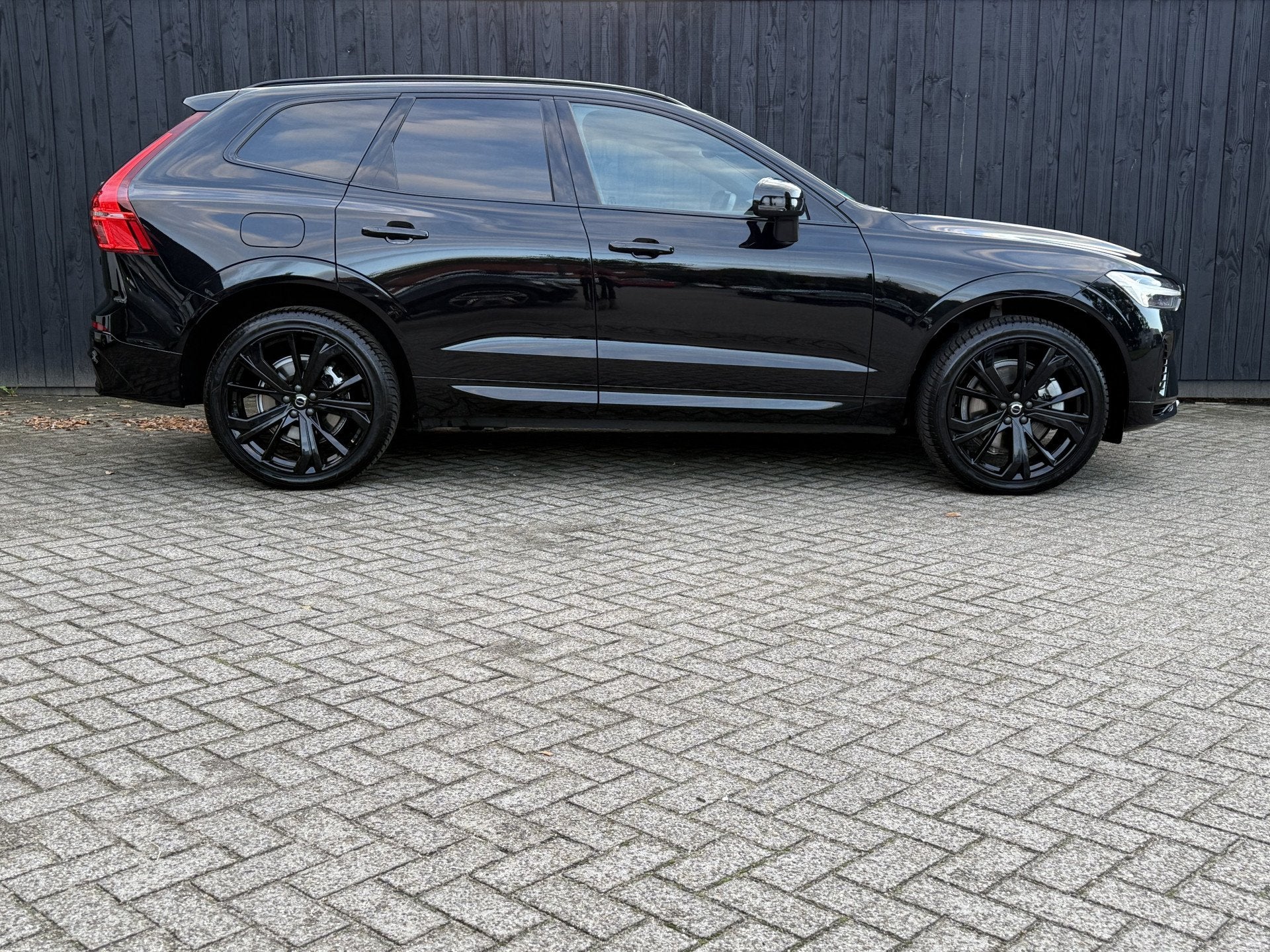 Volvo XC60 2.0 T6 Plug-in hybrid AWD Plus Black Edition, Auto's, Automaat, 12 maanden, Gebruikt, 4 cilinders