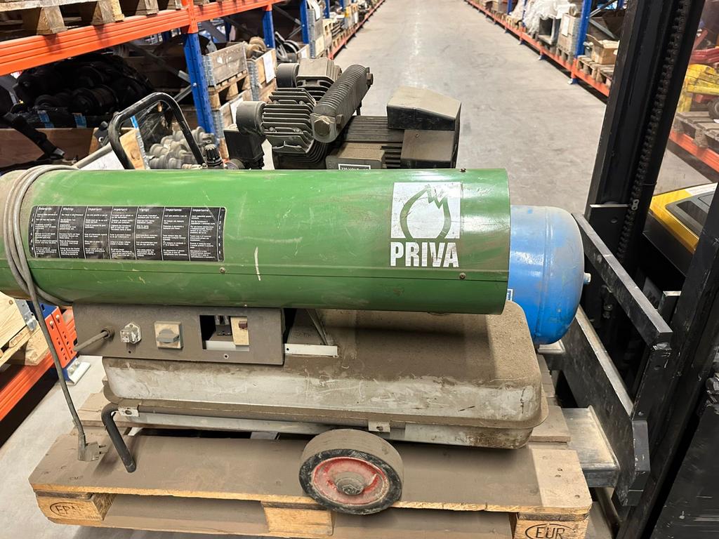 Priva Heteluchtkanon verwarming grote ruimtes, Doe-het-zelf en Verbouw, Compressors, Gebruikt, 100 liter of meer, Minder dan 200 liter/min