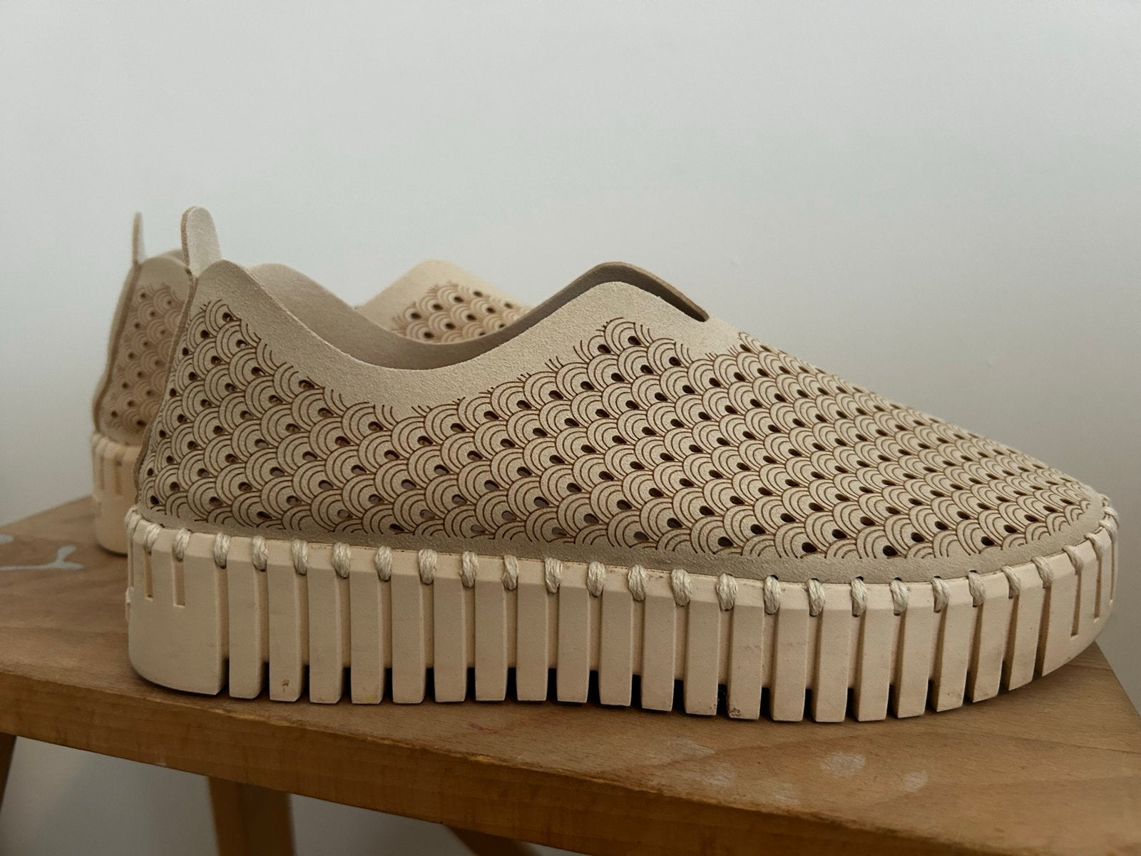 Beige Ilse Jacobsen schoenen - gerecycled materiaal, maat 38, Kleding | Dames, Ophalen of Verzenden, Zo goed als nieuw, Beige
