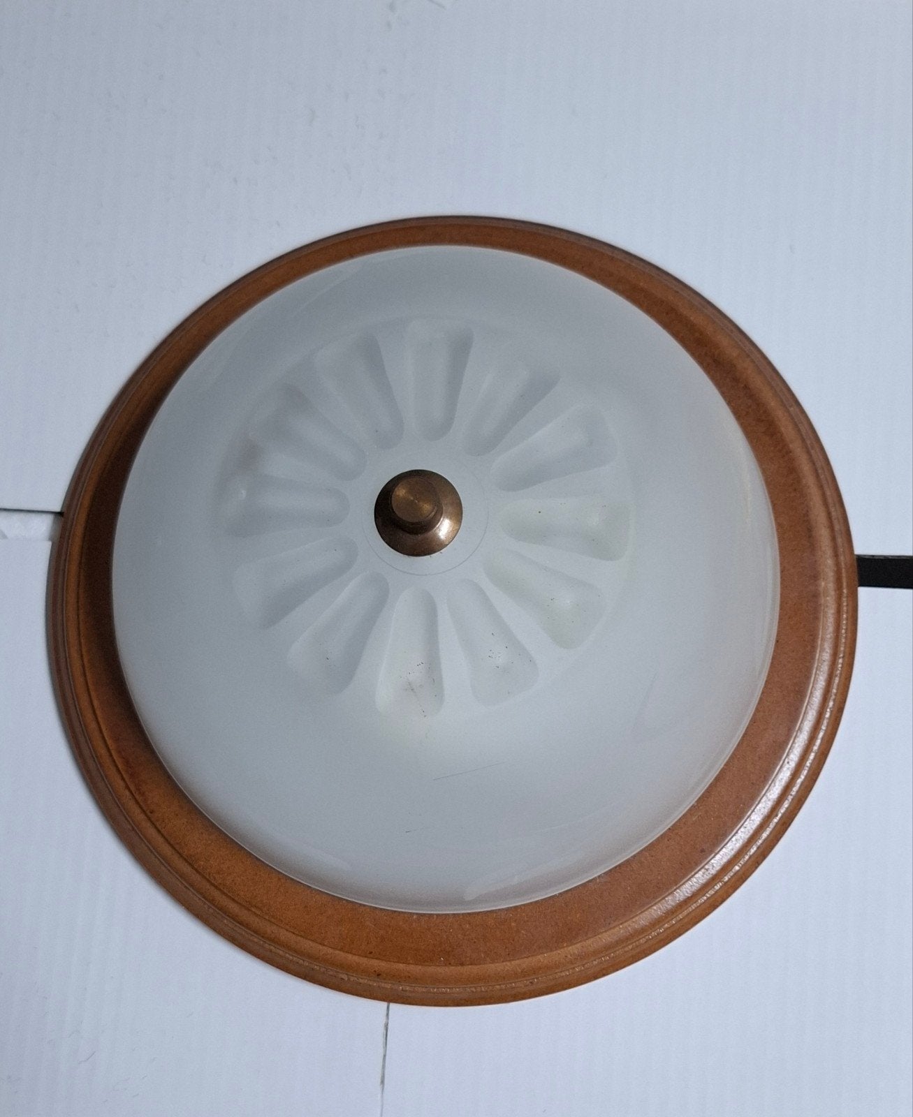 Vintage houten wandlamp met melkglas kap, Ophalen, Gebruikt, Bruin, E27 (groot)