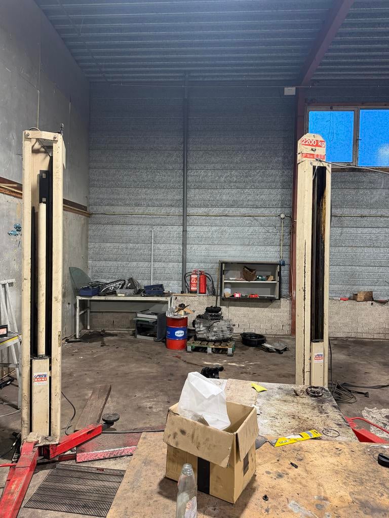 KONI HEFBRUG 2200kg 300€ anders gaat hij naar de opslag!!, Auto diversen, Ophalen, Gebruikt, Info@koni.de, Koni