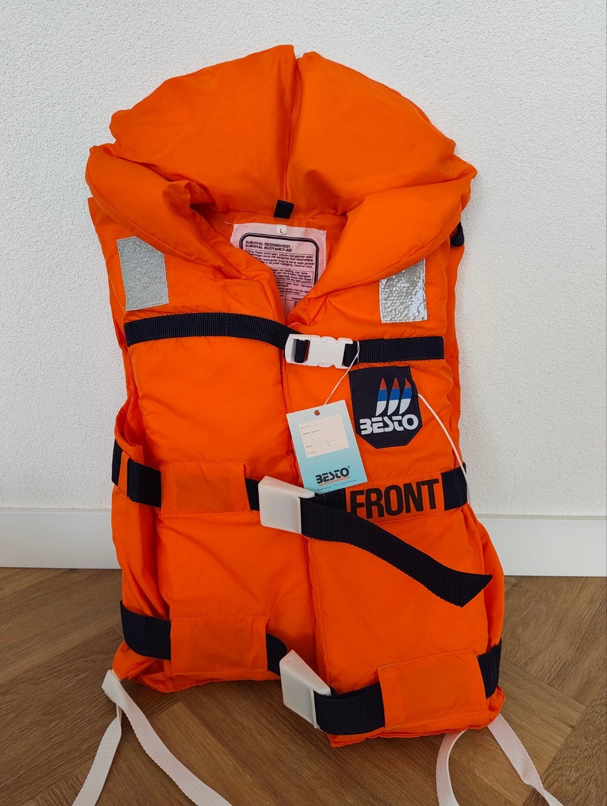 Reddingsvest Besto maat L. Z.g.a.n., Watersport en Boten, Watersportkleding, Besto, Ophalen of Verzenden, Zo goed als nieuw, Dame of Heer