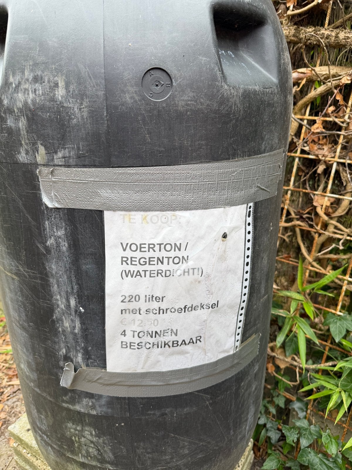 Regenton / Voerton 220 liter met schroefdeksel, 150 liter of meer, Ophalen, Gebruikt, Kunststof