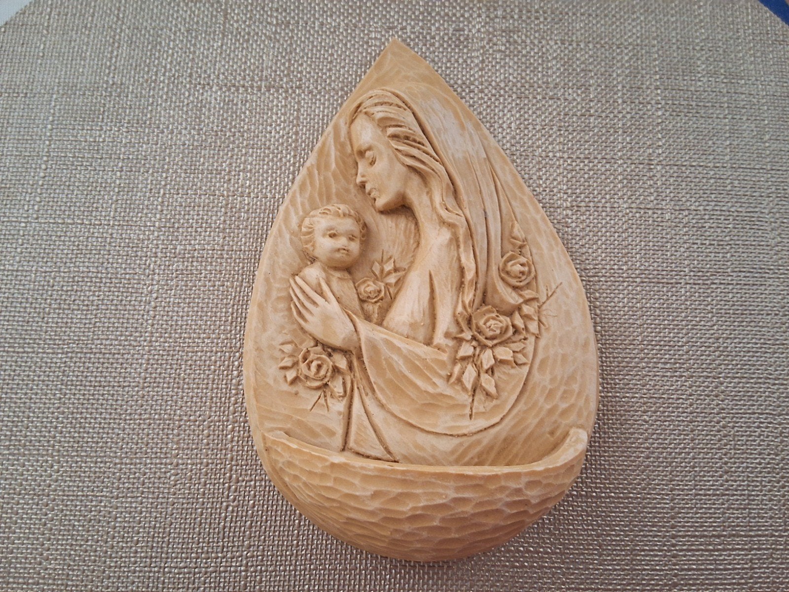 Oud houten wijwatervaatje met Maria en kind reliëf, Ophalen of Verzenden