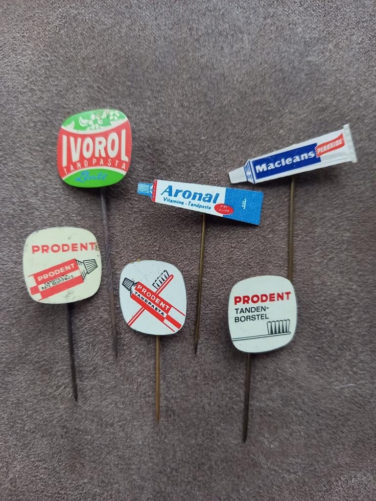 Tandpasta speldjes, Verzamelen, Speldjes, Pins en Buttons, Ophalen of Verzenden, Gebruikt
