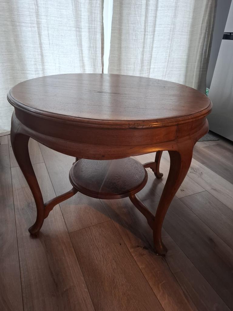 Antieke ronde bijzettafel met sierlijke poten, Antiek en Kunst, Ophalen