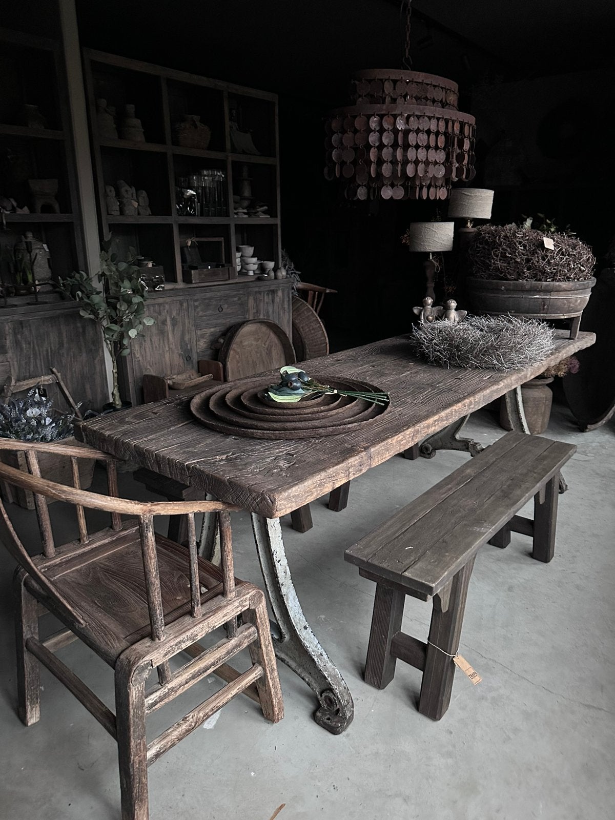 Unieke Eettafel van Oude Chinese Deur & Antieke Stalen Poot, Ophalen