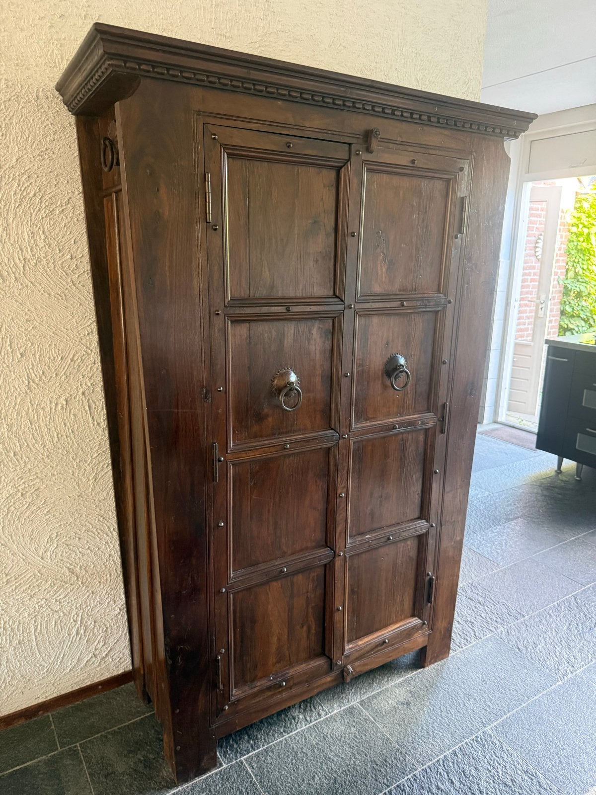 Massief houten Spaanse kast met lades en planken, Antiek en Kunst, Antiek | Meubels | Kasten, Ophalen