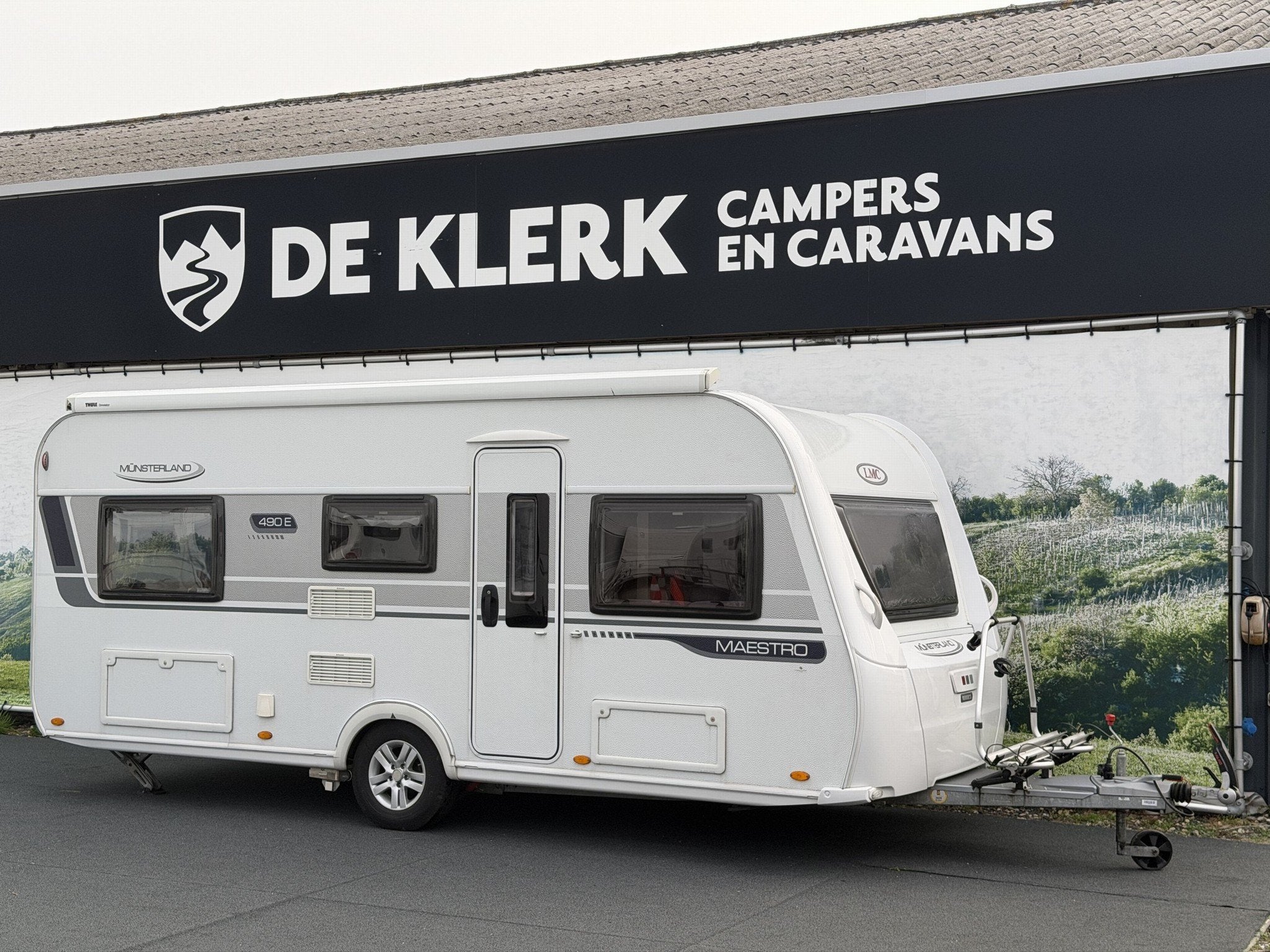 LMC Maestro 490 E (bj 2016), 7 tot 8 meter, Info@deklerkcaravans.nl, 1250 - 1500 kg, Haarlemmerstraat 1b
2182 HA  HILLEGOM