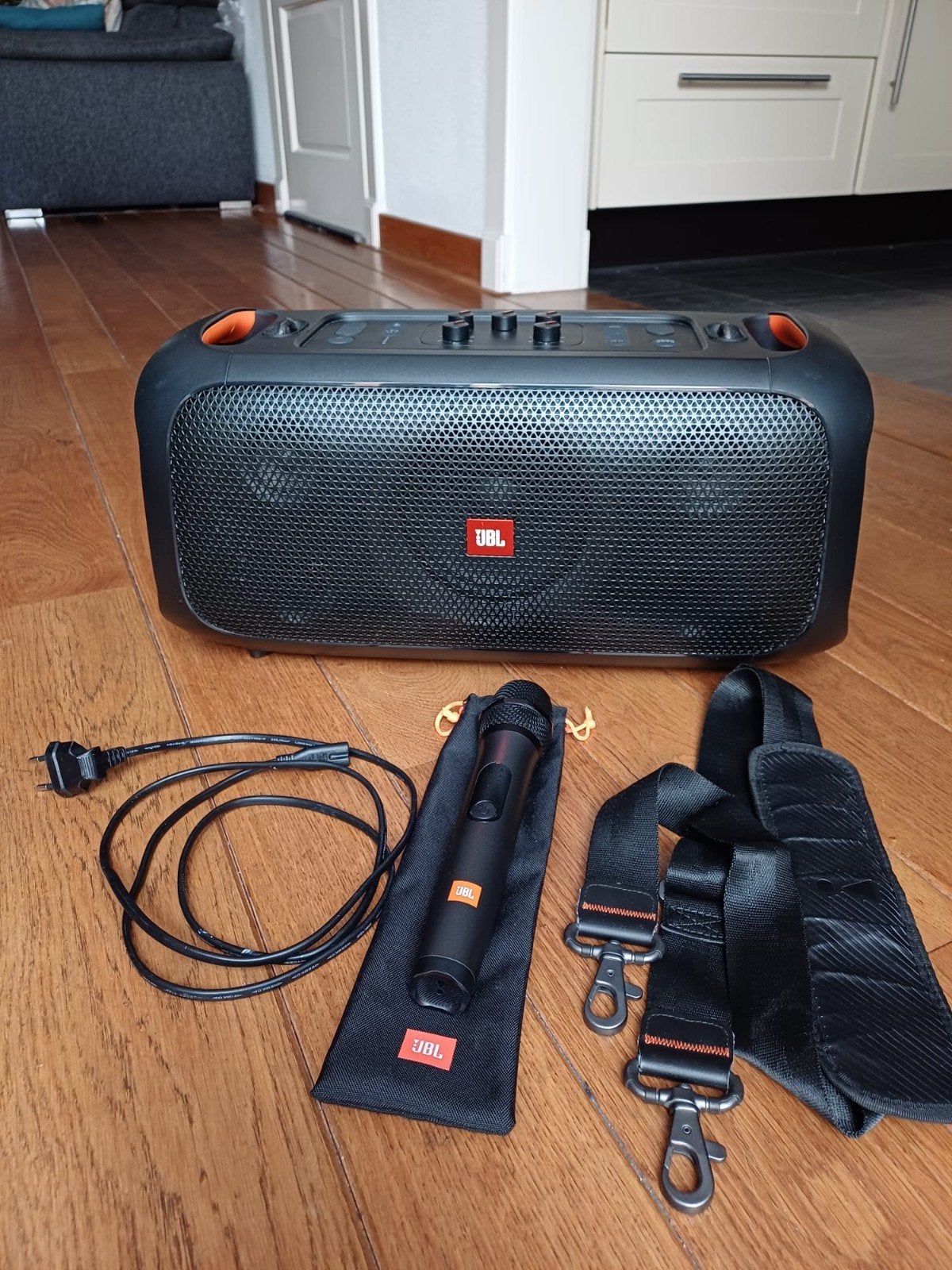 Te koop: JBL partybox on to go, Ophalen, Gebruikt, JBL, 60 tot 120 watt