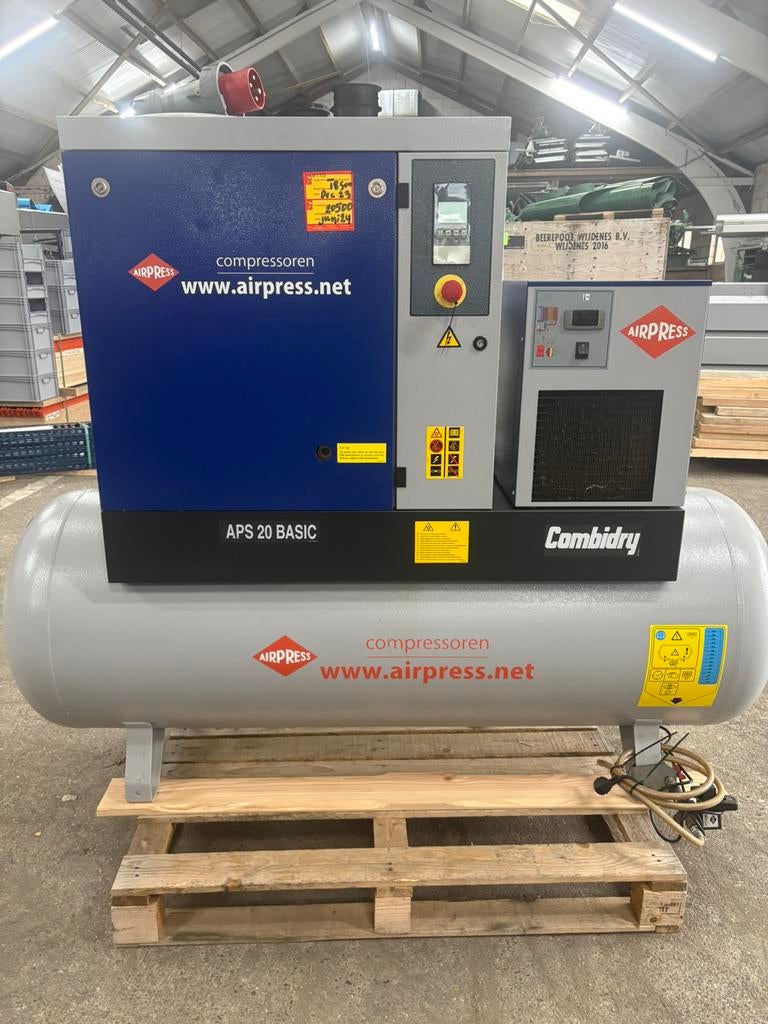 Airpress / Creemers Schroefcompressoren, Doe-het-zelf en Verbouw, Compressors, 100 liter of meer, Ophalen of Verzenden, Zo goed als nieuw