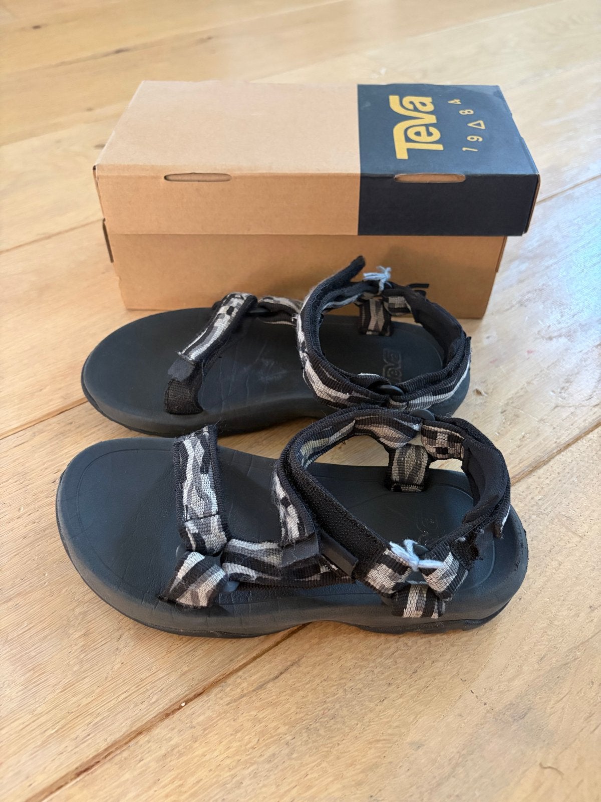 Teva Hurricane XLT sandalen maat 31 en 32 - nette staat, Ophalen of Verzenden, Gebruikt, Jongen of Meisje, Schoenen
